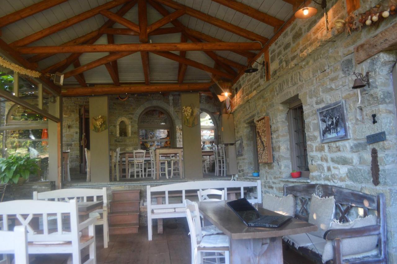 Nikos & Ioulia Hotel Papigo Exterior foto